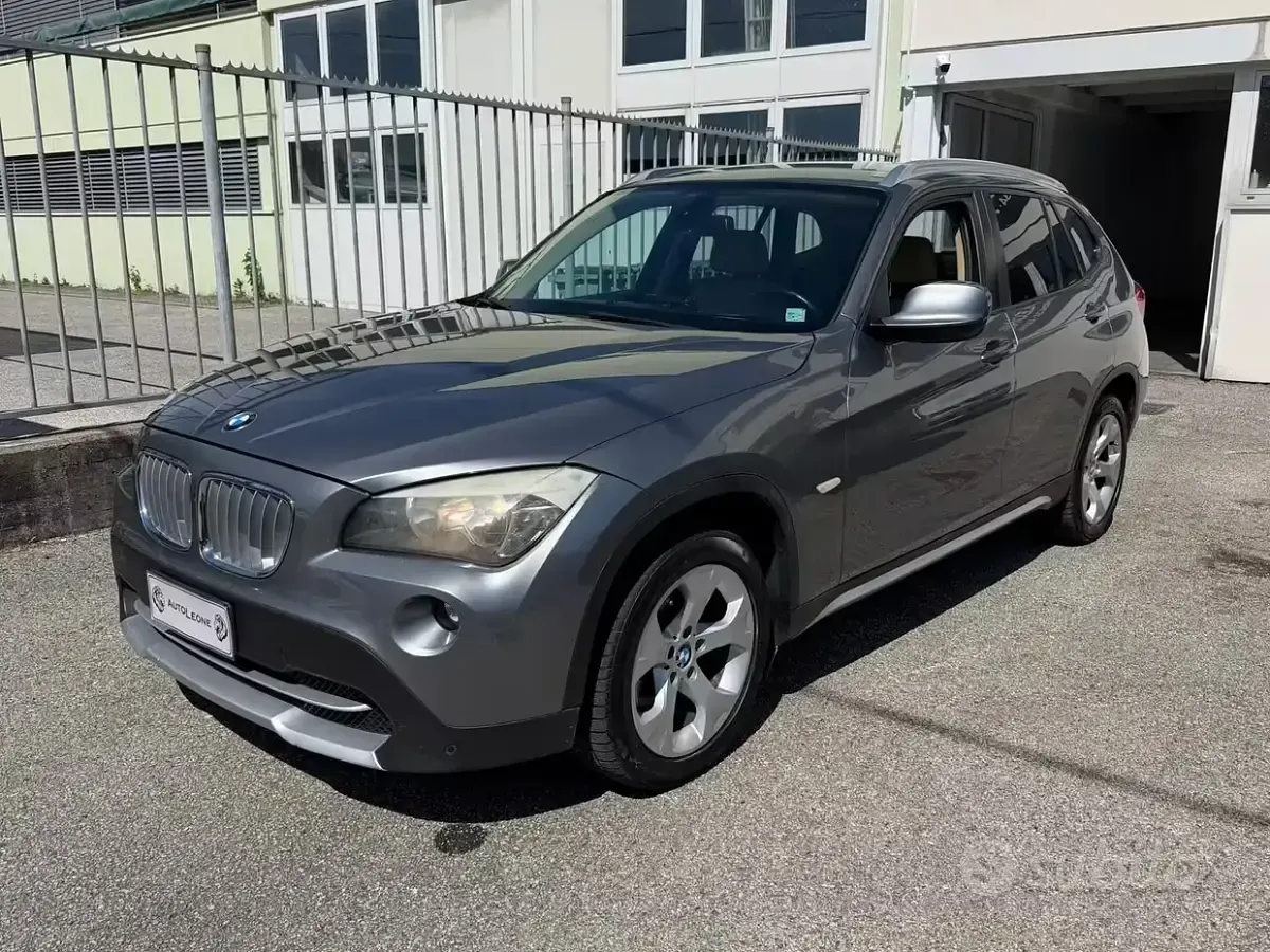 Usata BMW X1 177 CV (130 kW) 2010 Grigio SUV