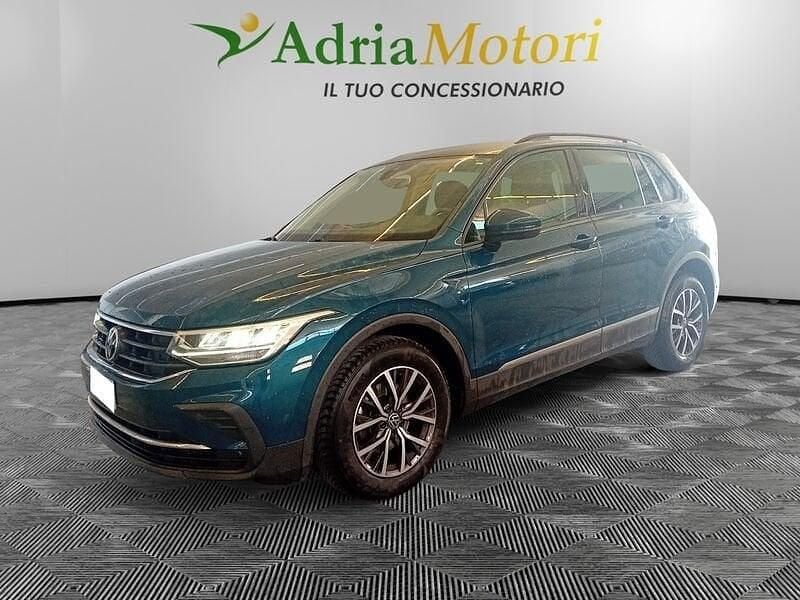 Usata VW Tiguan Life 150 CV (110 kW) 2021 Blu SUV