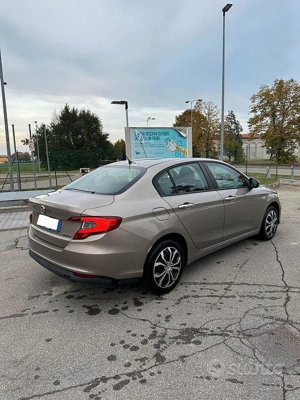 Usata Fiat Tipo 120 CV (88 kW) 2017 Grigio Berlina