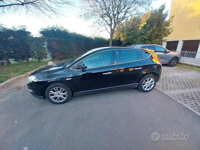 Usata Lancia Delta 120 CV (88 kW) 2009 Utilitaria