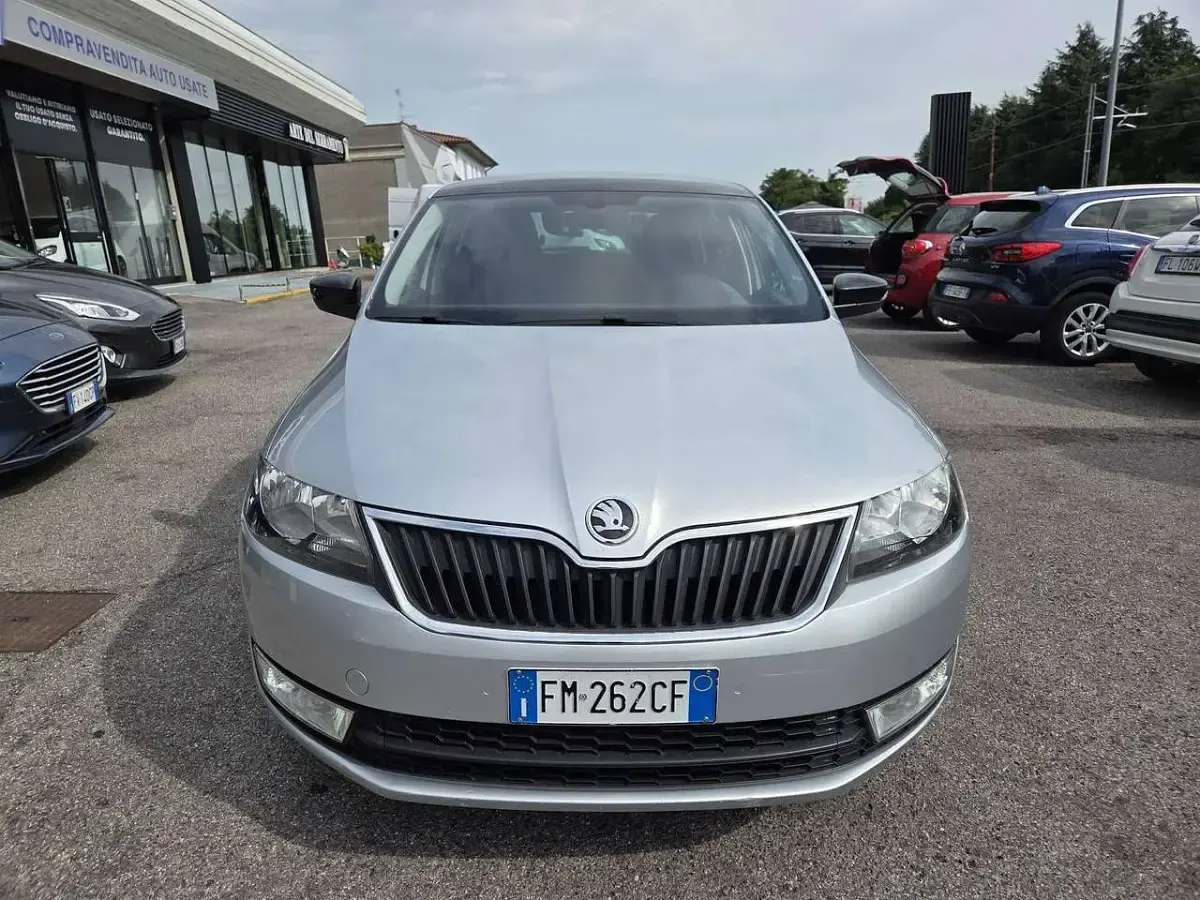 Usata Skoda Rapid ScoutLine 90 CV (66 kW) 2017 Argento Utilitaria
