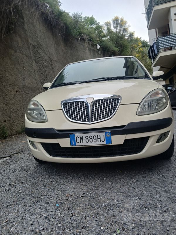 Usata Lancia Ypsilon 80 CV (58 kW) 2005 Giallo Utilitaria