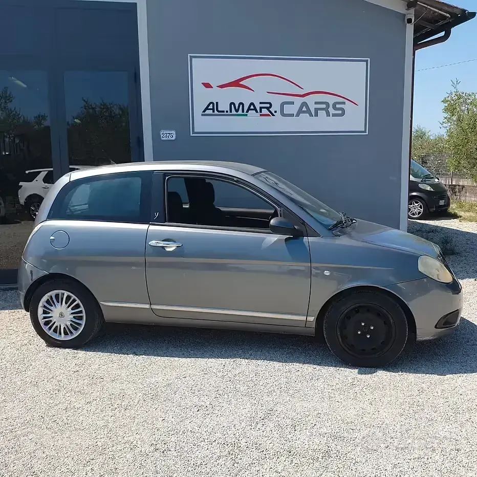 Usata Lancia Ypsilon 60 CV (44 kW) 2007 Grigio Utilitaria