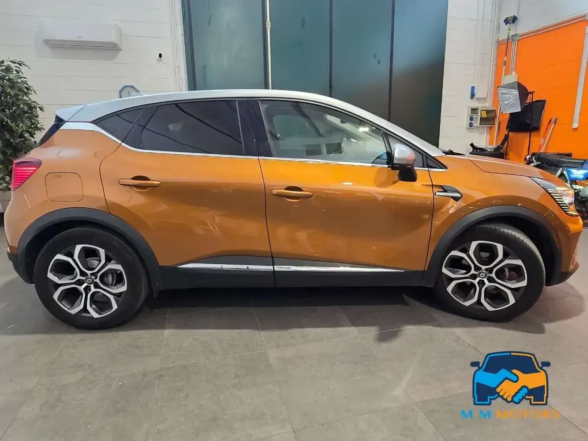 Usata Renault Captur Intens 131 CV (96 kW) 2020 Arancione SUV