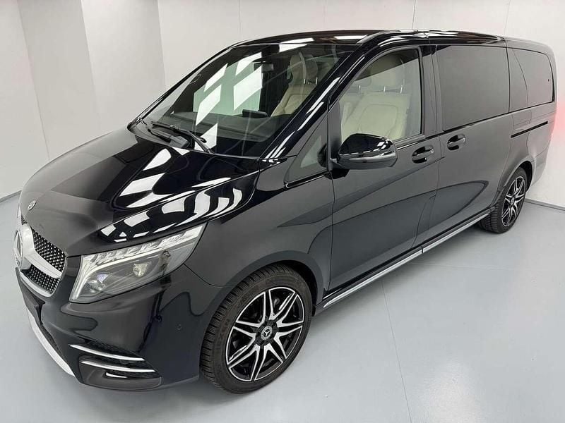 Usata Mercedes V300 Avantgarde 239 CV (175 kW) 2023 Nero ossidiana Monovolume