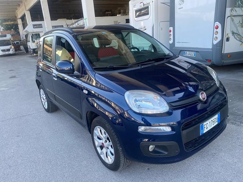 Usata Fiat Panda Lounge 80 CV (58 kW) 2016 Blu Utilitaria