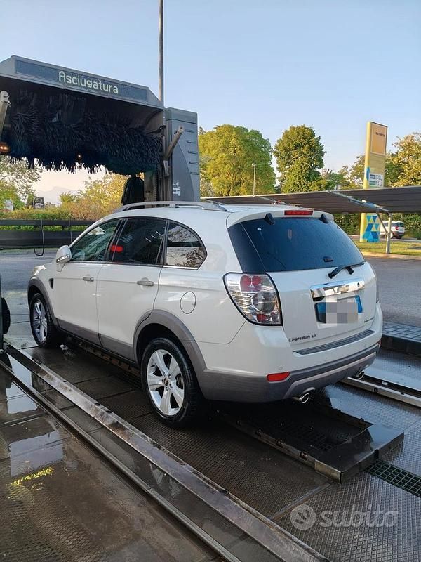 Usata Chevrolet Captiva 150 CV (110 kW) 2010 Bianco SUV