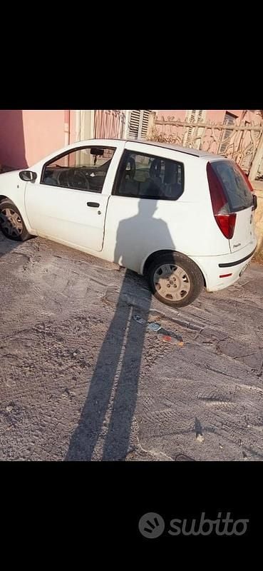 Usata Fiat Punto 69 CV (50 kW) 2007 Bianco Utilitaria