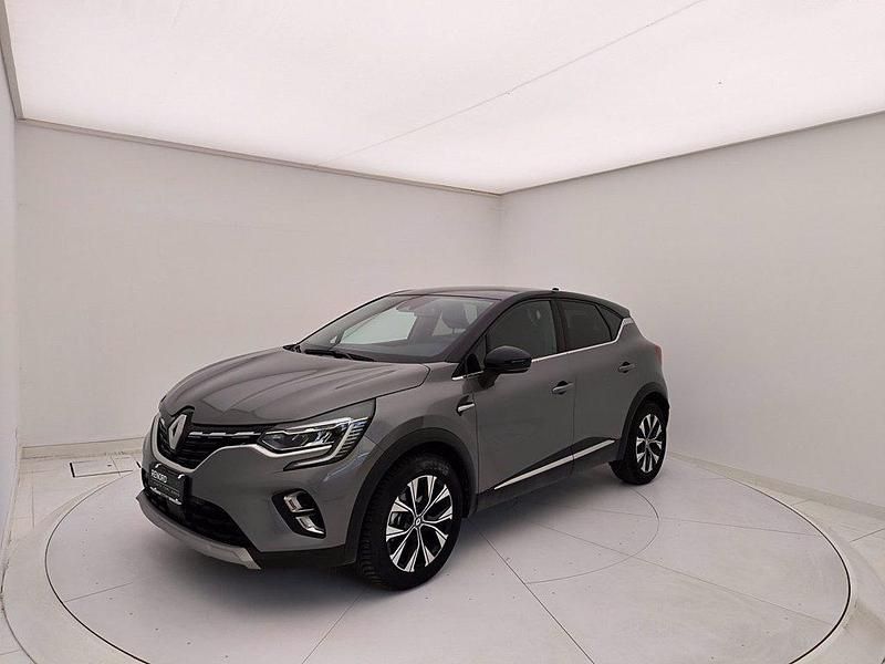 Usata Renault Captur Intens 145 CV (106 kW) 2023 Grigio SUV
