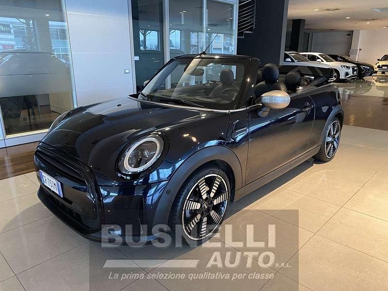 Usata Mini Cooper Cabriolet Premium Plus 136 CV (100 kW) 2023 Enigmatic black Cabrio