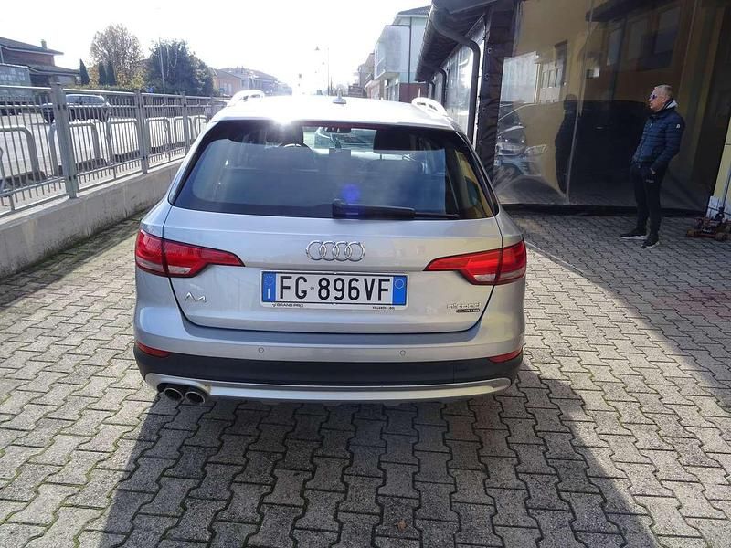 Usata Audi A4 Allroad Business 190 CV (139 kW) 2017 Argento Station wagon