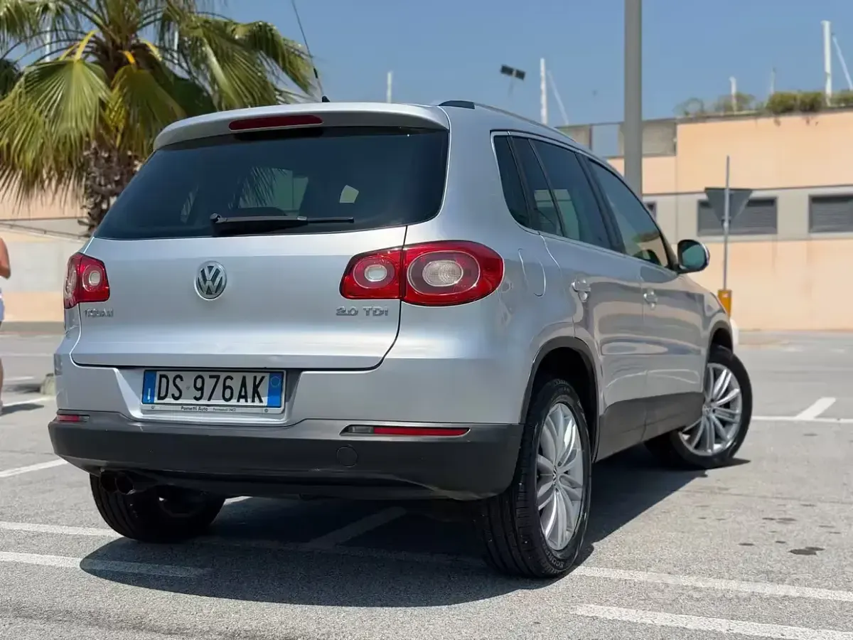 Usata VW Tiguan 140 CV (102 kW) 2009 Grigio SUV