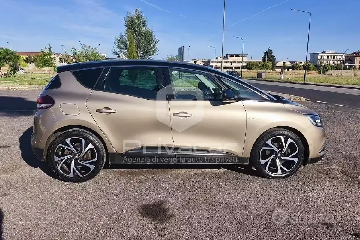Usata Renault Scénic Bose Edition 110 CV (80 kW) 2017 Marrone Monovolume