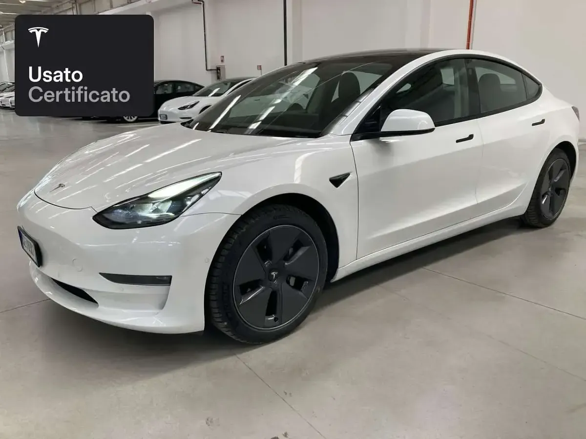 Usata Tesla Model 3 Long Range AWD 324 kW (441 CV) 2021 Pearl white multicoat Berlina