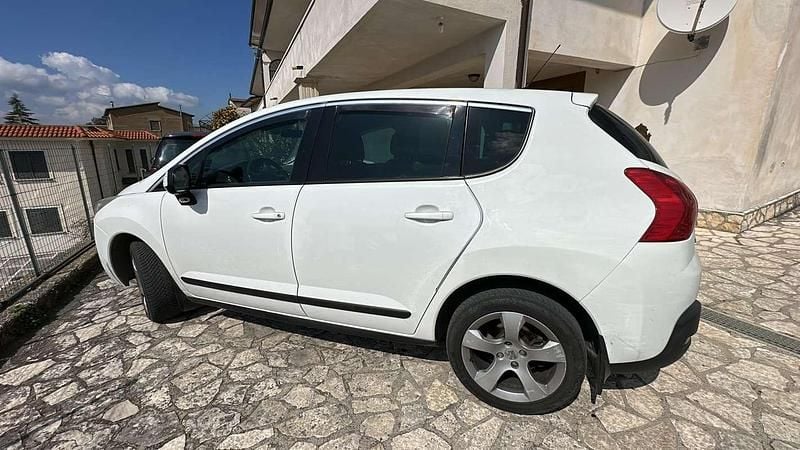 Usata Peugeot 3008 Allure 114 CV (83 kW) 2014 Station wagon