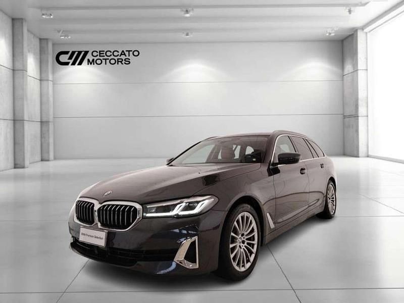 Usata BMW 520 Luxury Line 190 CV (139 kW) 2022 Grigio Station wagon