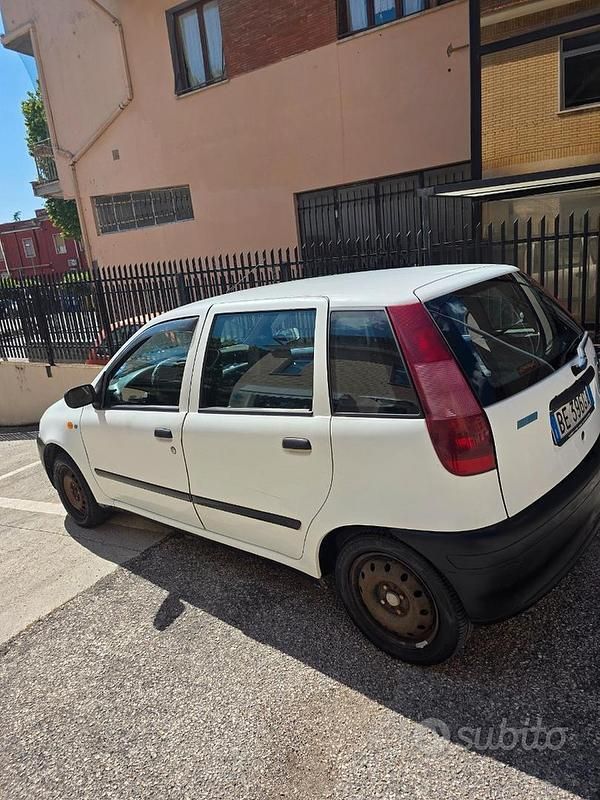 Bianco Usata 1999 Fiat Punto Due volumi | 1000 € - Immagine 1/4