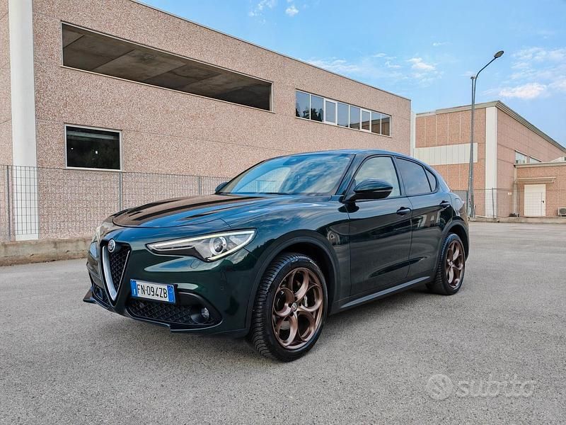 Verde Usata 2018 Alfa Romeo Stelvio Super SUV | 18.999 € (Buon prezzo) - Immagine 1/4