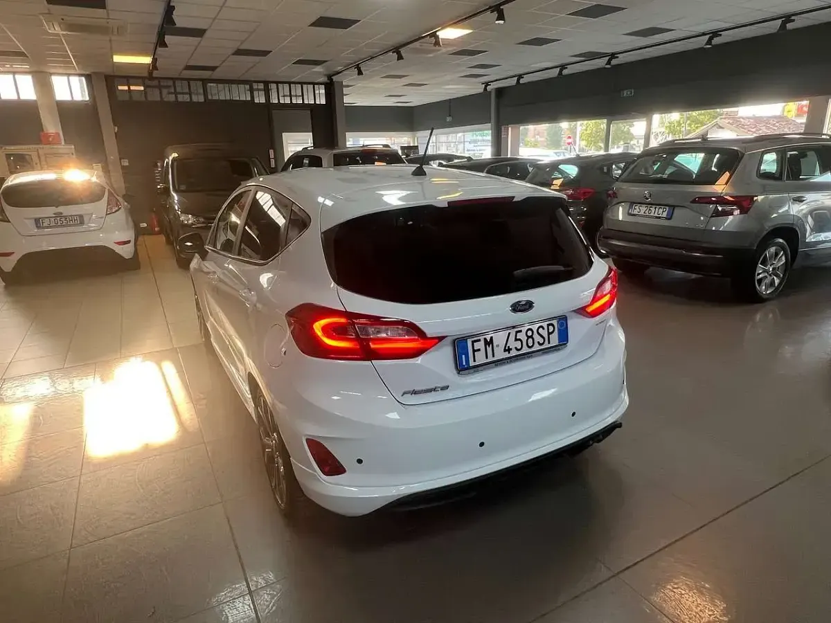 Usata Ford Fiesta Vignale 86 CV (63 kW) 2018 Bianco Utilitaria