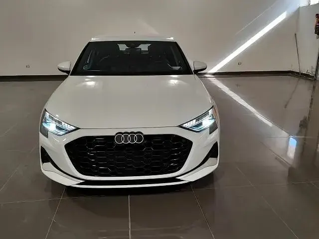 Usata Audi A3 Advanced 150 CV (110 kW) 2025 Bianco ghiaccio met. Berlina