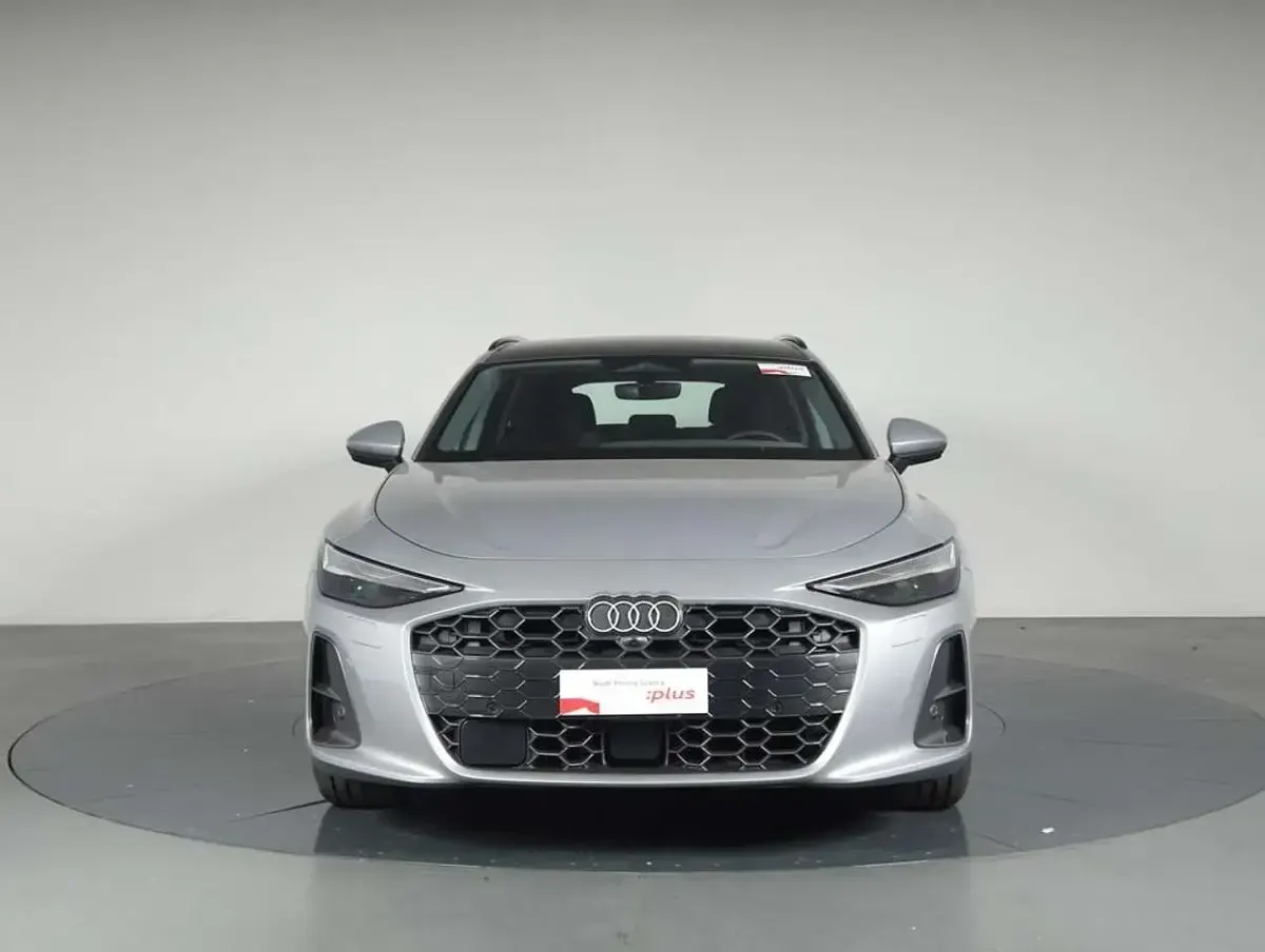 Usata Audi A6 Business 204 CV (150 kW) 2025 Argento fioretto metallizzato Station wagon