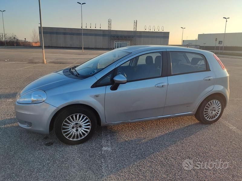 Usata Fiat Grande Punto 2008 Grigio Utilitaria