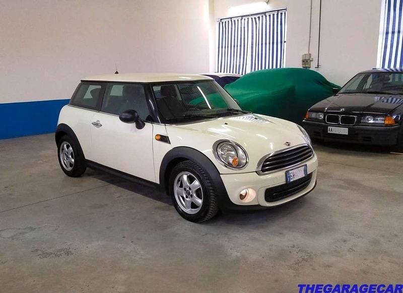 Usata Mini ONE 75 CV (55 kW) 2011 Beige Utilitaria
