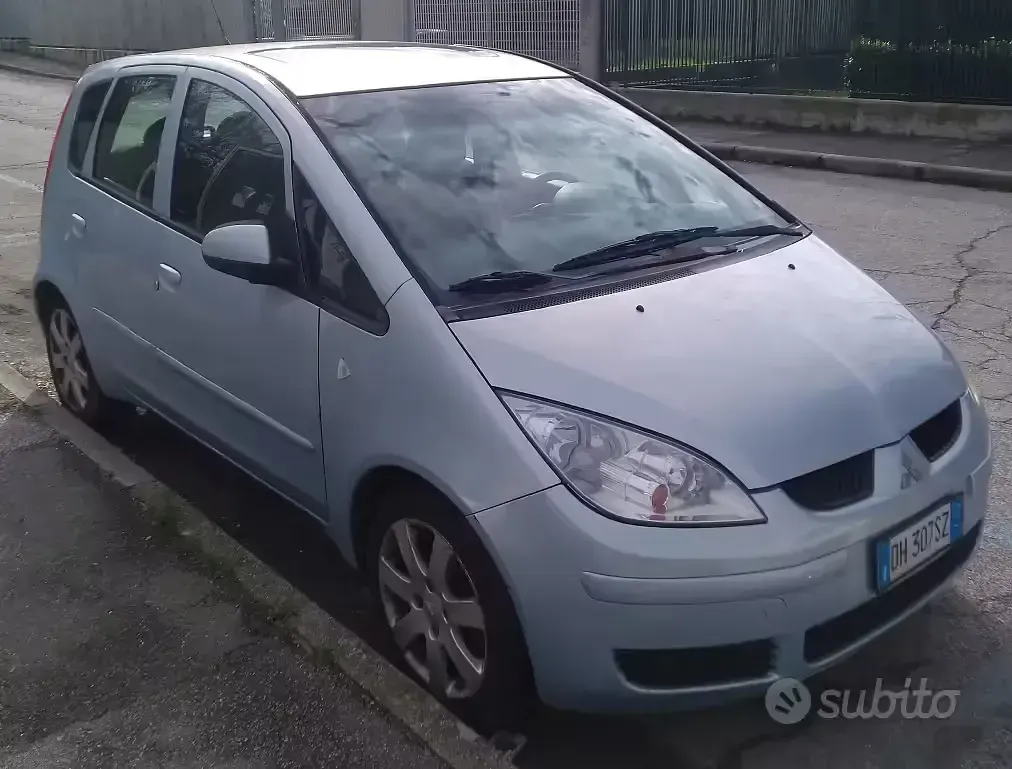 Usata Mitsubishi Colt Instyle 95 CV (69 kW) 2007 Grigio Monovolume