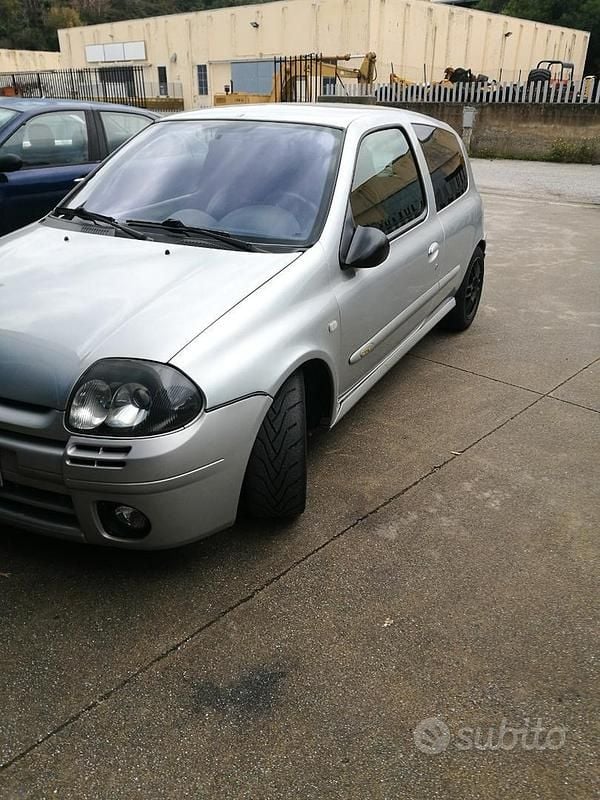 Usata Renault Clio II R.S. 169 CV (124 kW) 2000 Grigio