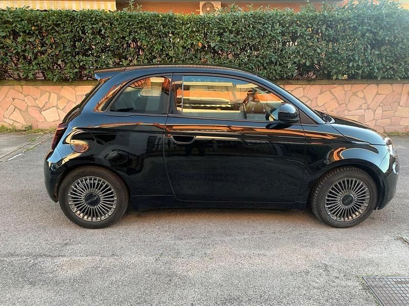 Usata Fiat 500e Icon 86 kW (118 CV) 2022 Nero Berlina