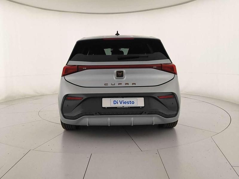 Begagnad Cupra Born e-Boost 169 kW (231 HK) 2022 Silver Halvkombi