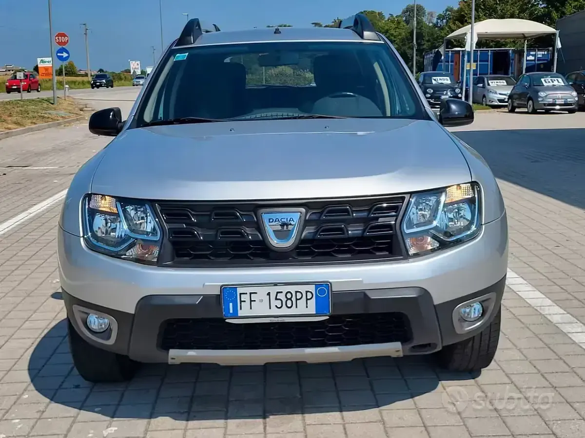 Usata Dacia Duster Ambiance 109 CV (80 kW) 2016 Grigio SUV