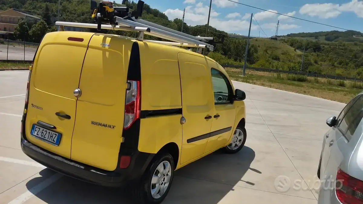 Usata Renault Kangoo 110 CV (80 kW) 2019 Giallo Monovolume