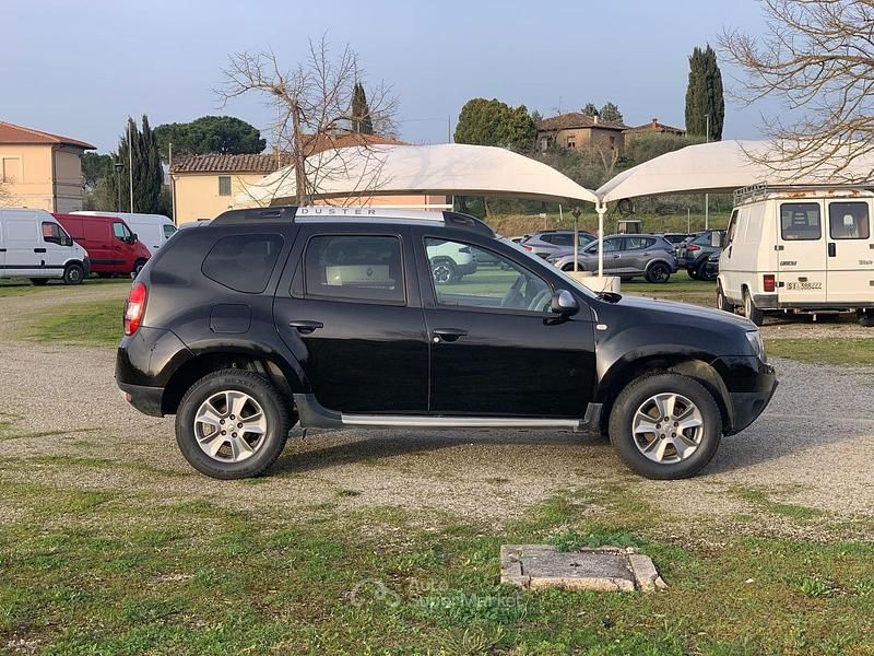 Usata Dacia Duster Lauréate 109 CV (80 kW) 2016 Nero SUV
