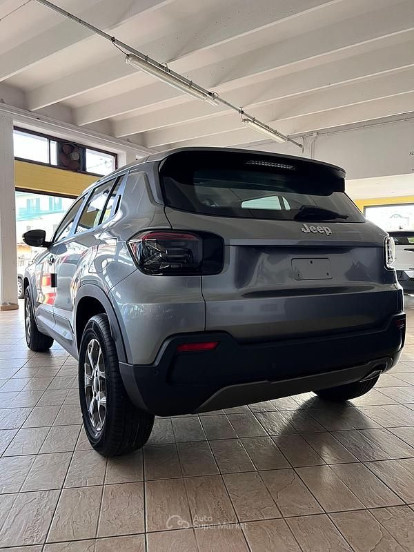 Nuova Jeep Avenger 101 CV (74 kW) 2026 Gray SUV