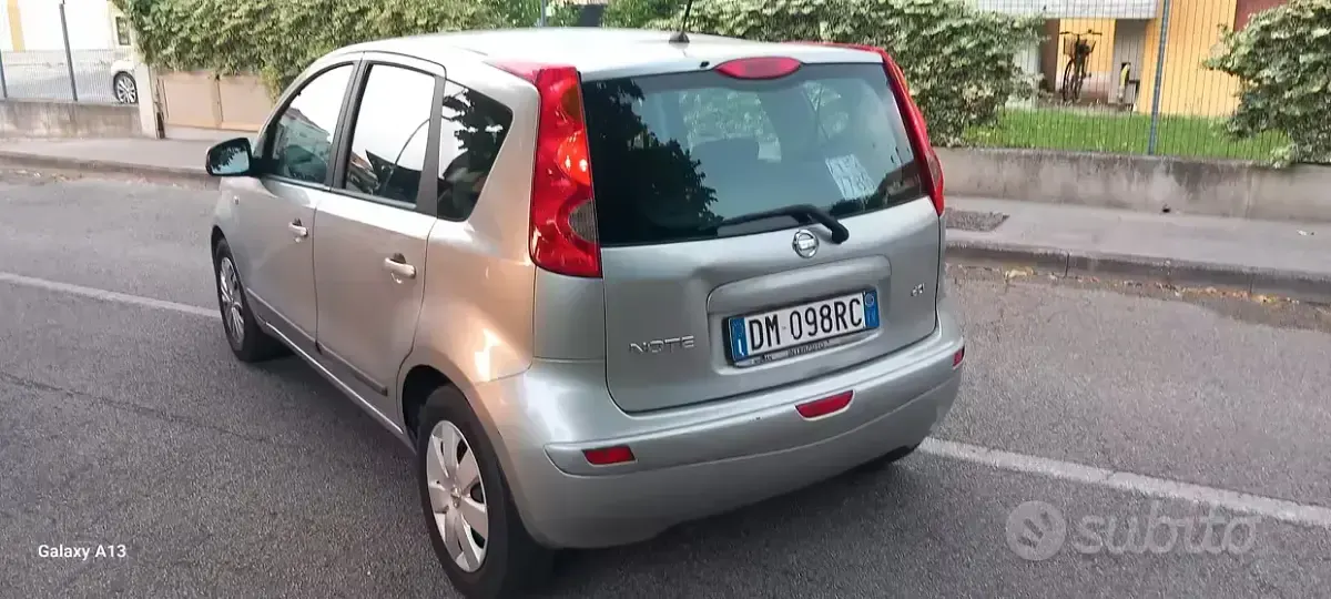 Usata Nissan Note Visia 68 CV (50 kW) 2007 Grigio Utilitaria