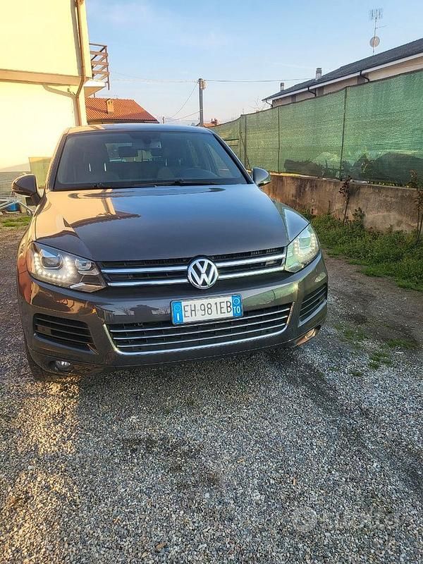 Usata VW Touareg 239 CV (175 kW) 2011 Grigio SUV