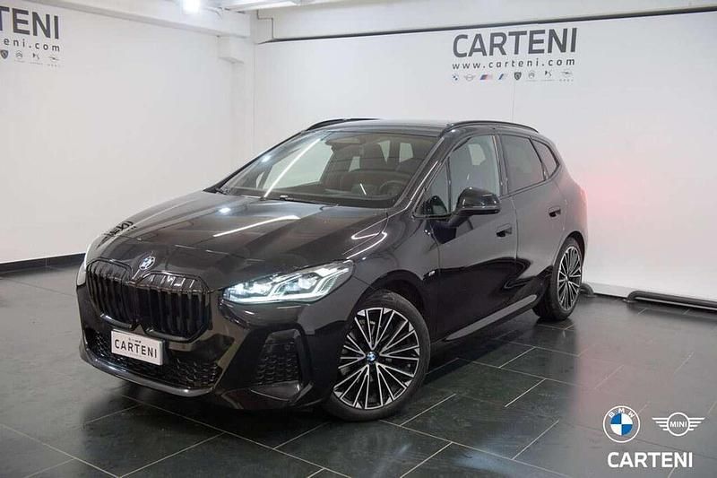 Usata BMW 218 Active Tourer Comfort Edition 150 CV (110 kW) 2024 Black sapphire metallizzato Monovolume