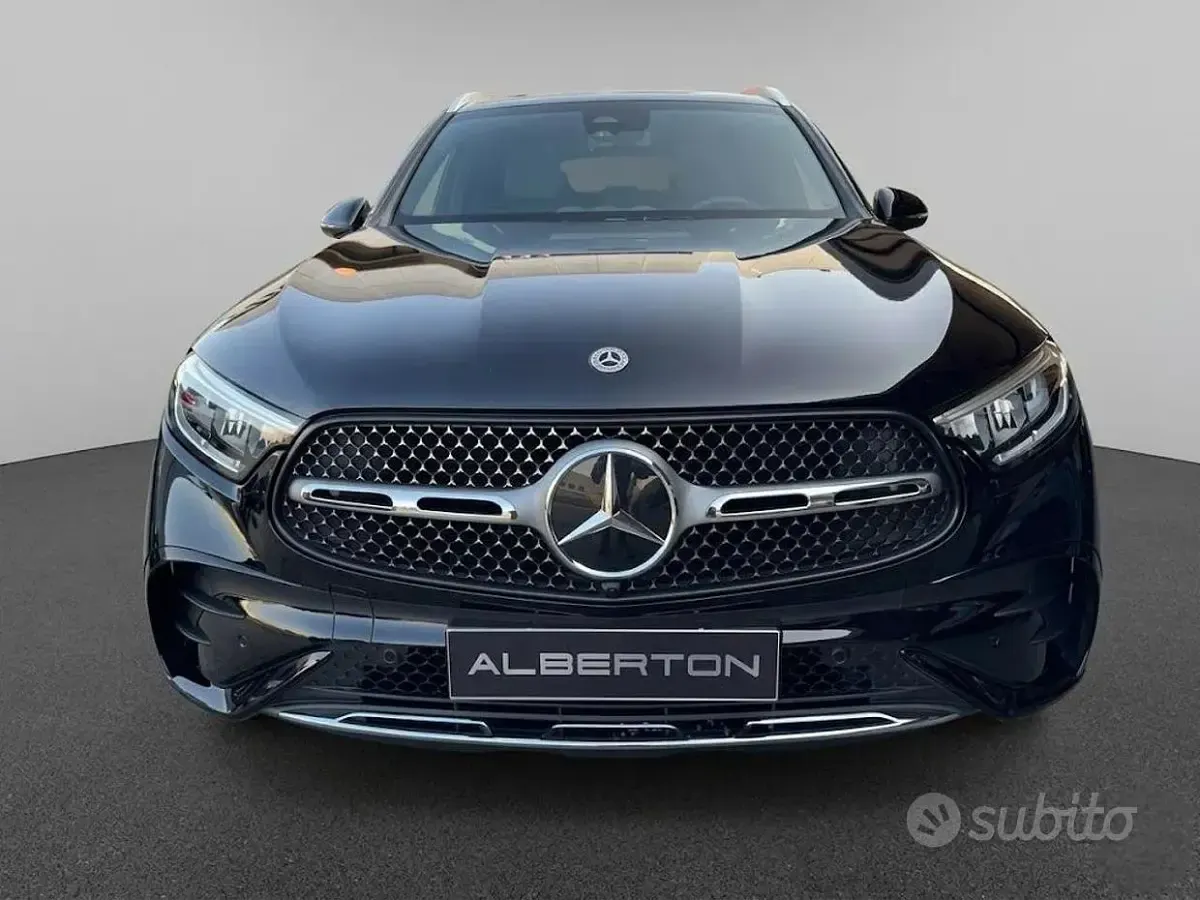 Usata Mercedes GLC220 AMG 197 CV (144 kW) 2024 Nero SUV