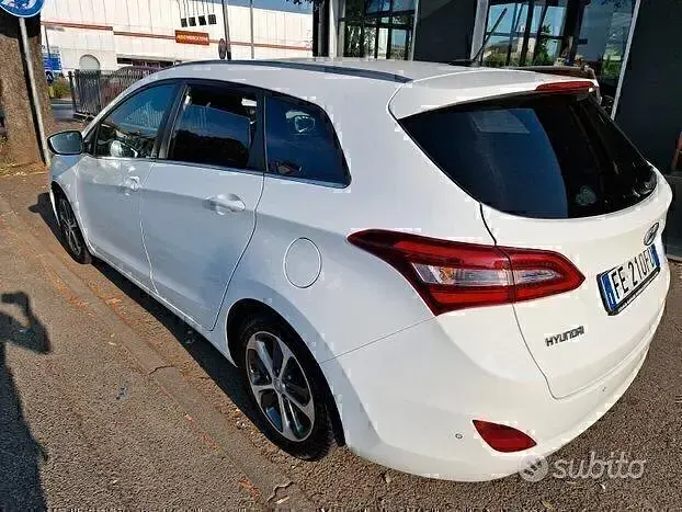 Usata Hyundai i30 110 CV (80 kW) 2016 Bianco Station wagon