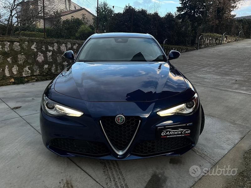 Usata Alfa Romeo Giulia Super 150 CV (110 kW) 2017 Blu Berlina