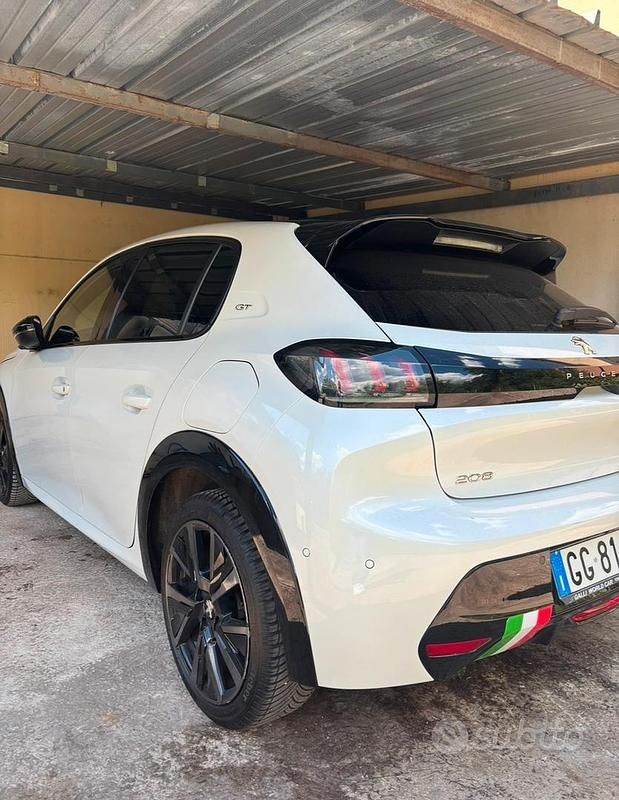 Usata Peugeot 208 GT 2021 Bianco Utilitaria