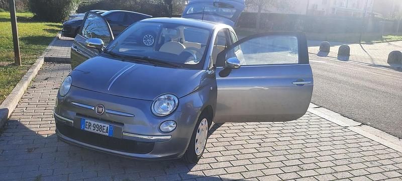 Begagnad Fiat 500 Lounge 69 HK (50 kW) 2013 Grå Sedan