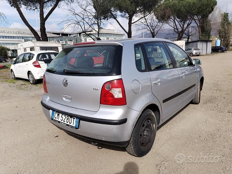 Usata VW Polo Comfortline 75 CV (55 kW) 2004 Grigio Utilitaria