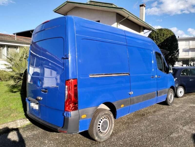 Usata Mercedes Sprinter 114 CV (83 kW) 2020 Blu pastello Furgone