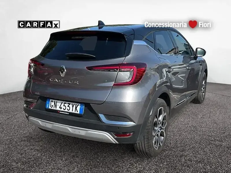 Usata Renault Captur Intens 101 CV (74 kW) 2023 Grigio SUV