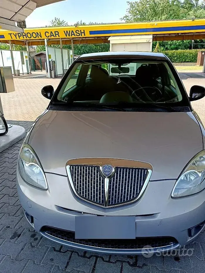 Usata Lancia Ypsilon 69 CV (50 kW) 2011 Marrone Utilitaria