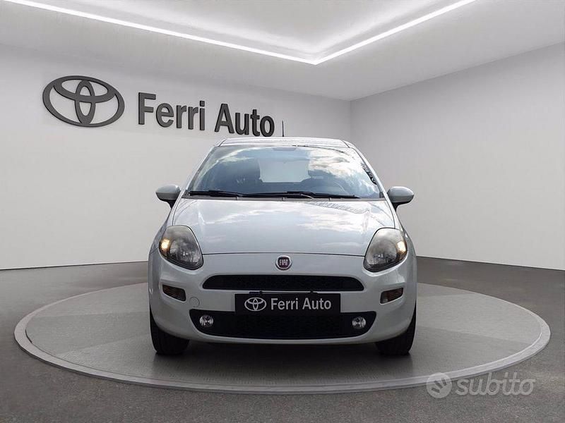 Usata Fiat Punto Lounge 70 CV (51 kW) 2016 Bianco Utilitaria