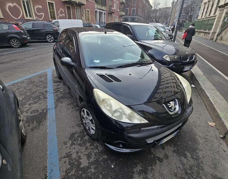 Usata Peugeot 206 60 CV (44 kW) 2012 Nero Berlina
