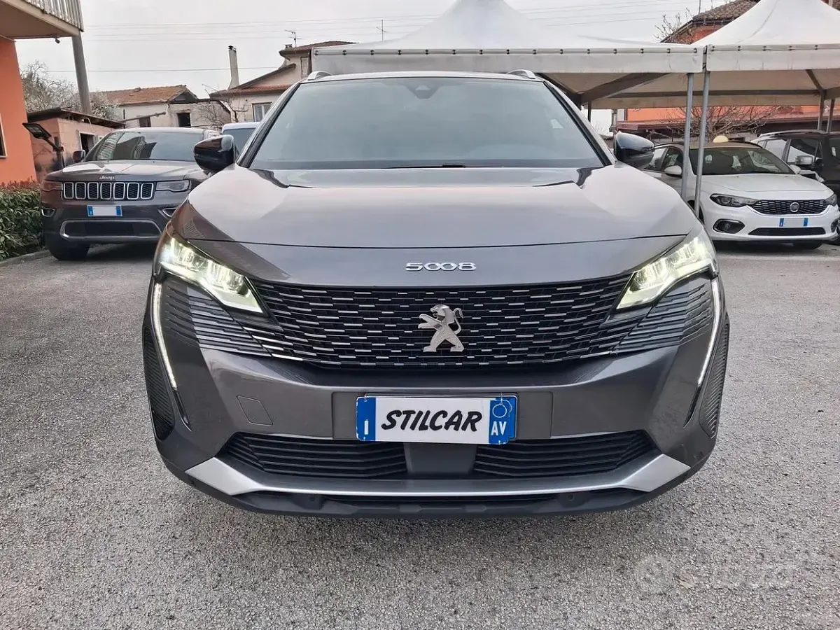 Usata Peugeot 5008 Allure 131 CV (96 kW) 2022 Grigio SUV